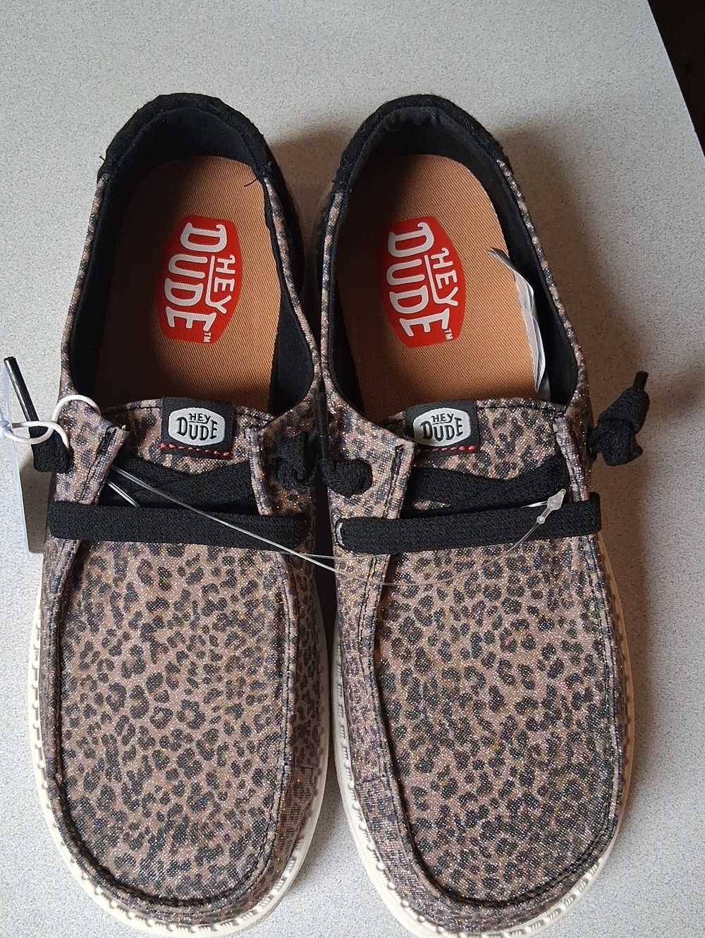 BNWT WOMENS HEY DUDE WENDY LEOPARD SPARKLE SIZE 11 SLIP ON SNEAKER W/LACE ON BCK